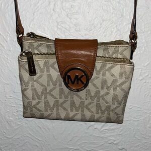‼️ Michael Kors Crossbody Bag ‼️